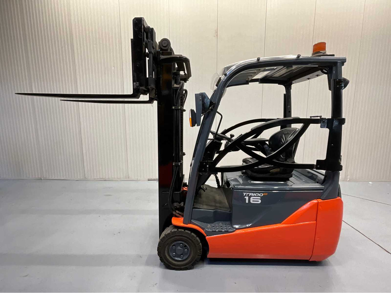 TOYOTA - 8FBE16T - FORKLIFT, FORK POSITIONER, SIDE-SHIFT, BLUESPOT, 2018 - Motviktstruck: bild 1 TOYOTA - 8FBE16T - FORKLIFT, FORK POSITIONER, SIDE-SHIFT, BLUESPOT, 2018 - Motviktstruck: bild 1