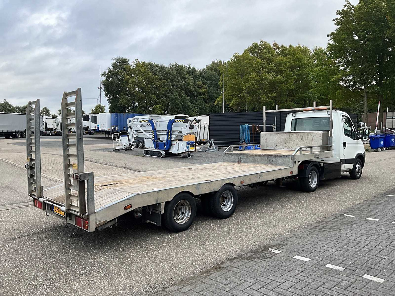 2006 IVECO DAILY 35C18 WITH VELDHUIZEN SEMI-TRAILER BE COMBINATION - Transportbil: bild 5 2006 IVECO DAILY 35C18 WITH VELDHUIZEN SEMI-TRAILER BE COMBINATION - Transportbil: bild 5