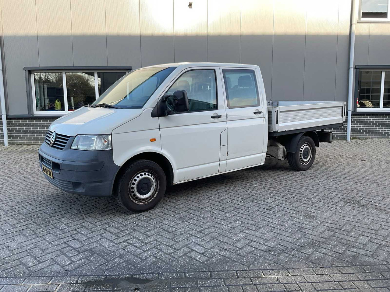 2006 VOLKSWAGEN TRANSPORTER COMMERCIAL VEHICLE - Transportbil: bild 1 2006 VOLKSWAGEN TRANSPORTER COMMERCIAL VEHICLE - Transportbil: bild 1
