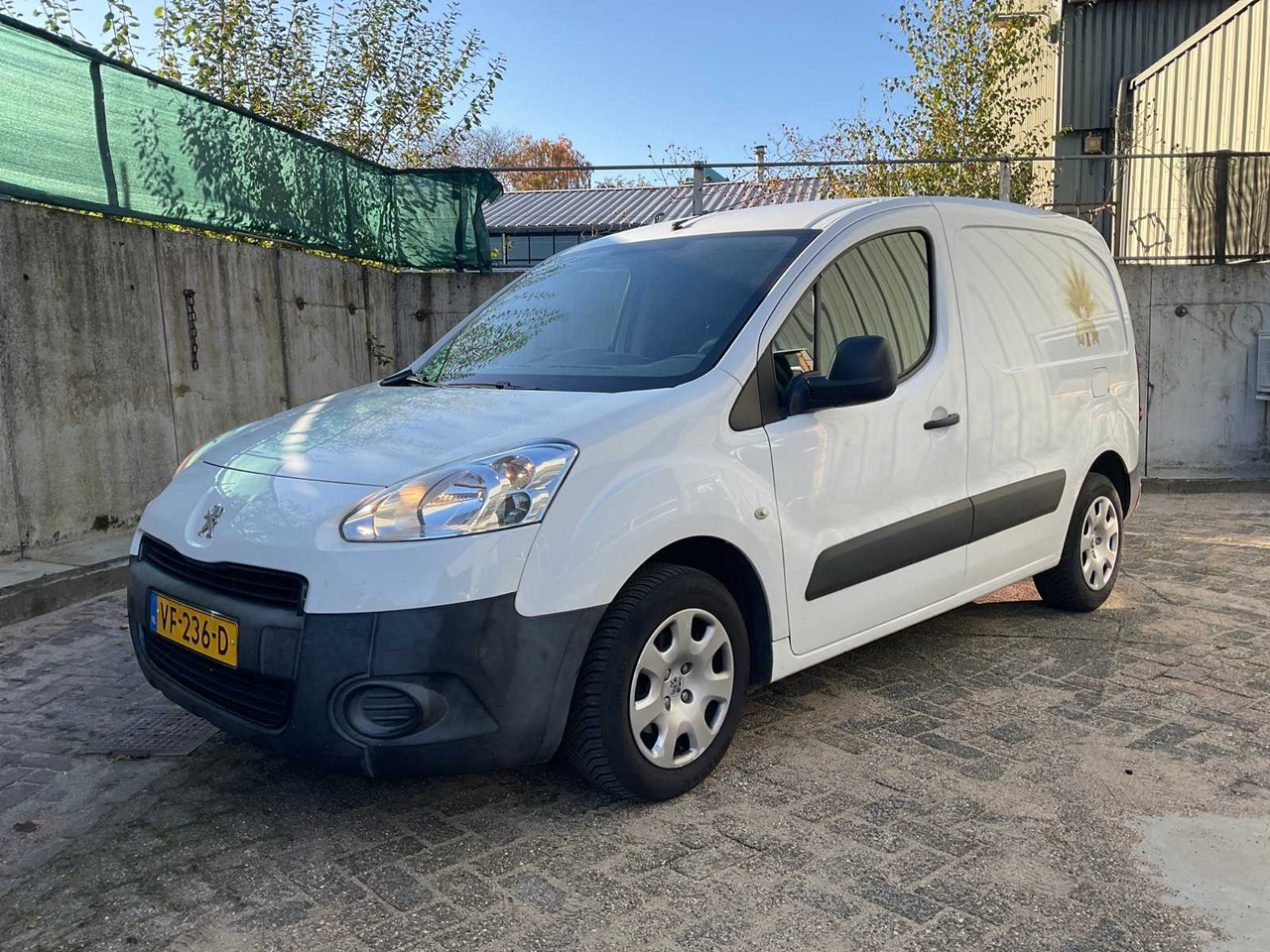 2013 PEUGEOT PARTNER COMMERCIAL VEHICLE (MARGIN) - Transportbil: bild 1 2013 PEUGEOT PARTNER COMMERCIAL VEHICLE (MARGIN) - Transportbil: bild 1