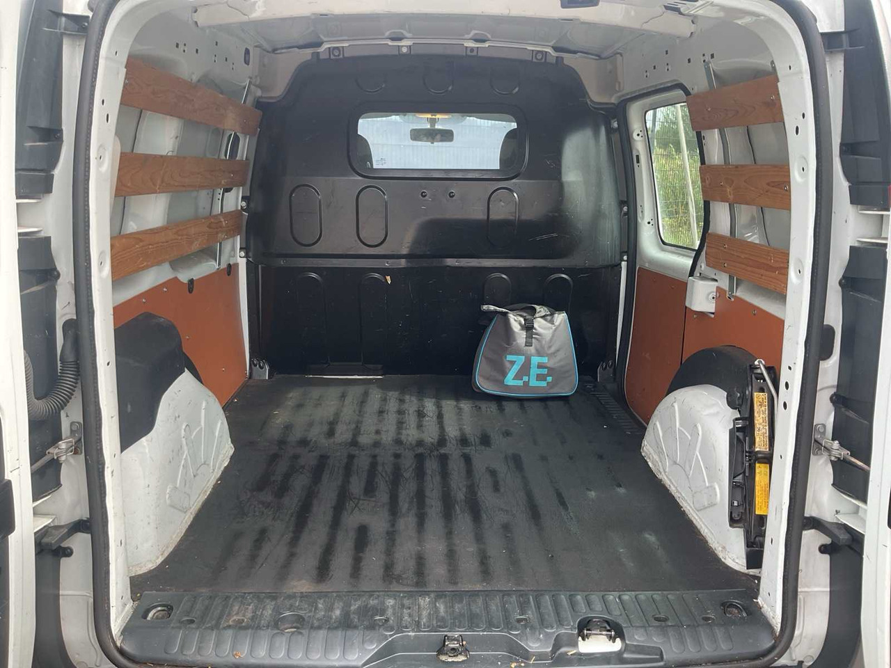 2013 - RENAULT - KANGOO EXPRESS - Z.E. - COMMERCIAL VEHICLE - Transportbil: bild 5 2013 - RENAULT - KANGOO EXPRESS - Z.E. - COMMERCIAL VEHICLE - Transportbil: bild 5