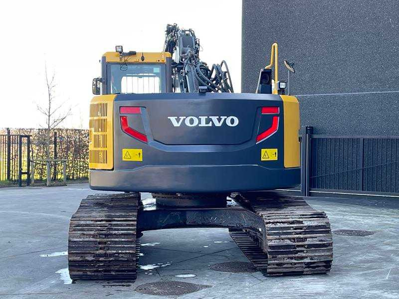 VOLVO - 2014 - ECR 235 DL - CRAWLER EXCAVATOR - Grävmaskin på däck: bild 4 VOLVO - 2014 - ECR 235 DL - CRAWLER EXCAVATOR - Grävmaskin på däck: bild 4