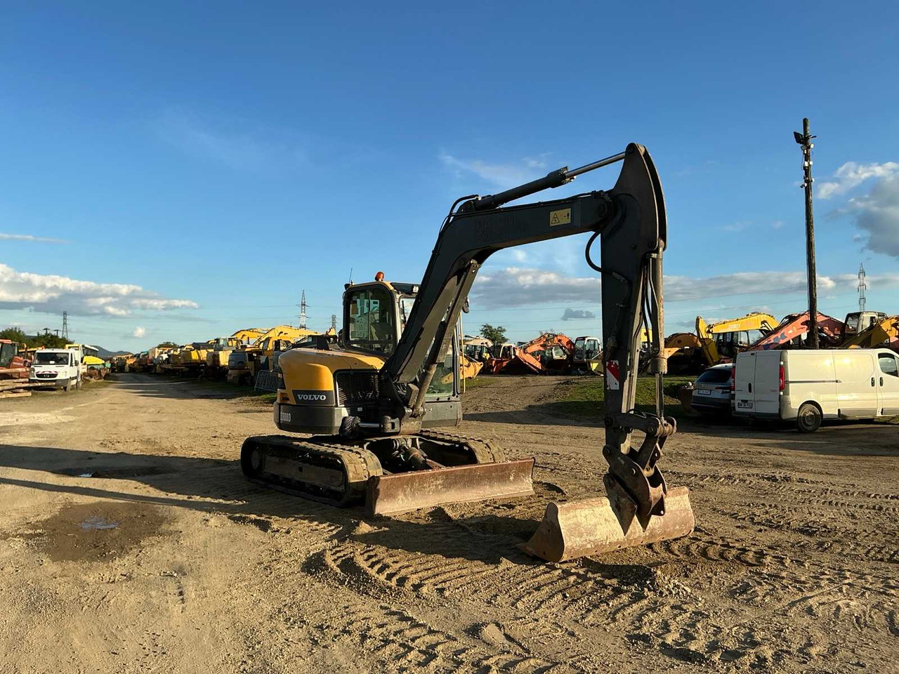 VOLVO - ECR 88D - MIDI-EXCAVATOR - 2017 - Grävmaskin: bild 2 VOLVO - ECR 88D - MIDI-EXCAVATOR - 2017 - Grävmaskin: bild 2