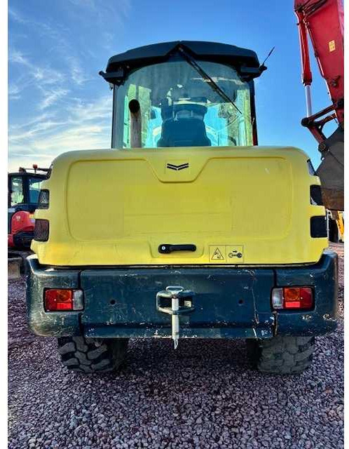 YANMAR V 80 COMPACT WHEEL LOADER 0.8 M³ - Hjullastare: bild 4 YANMAR V 80 COMPACT WHEEL LOADER 0.8 M³ - Hjullastare: bild 4