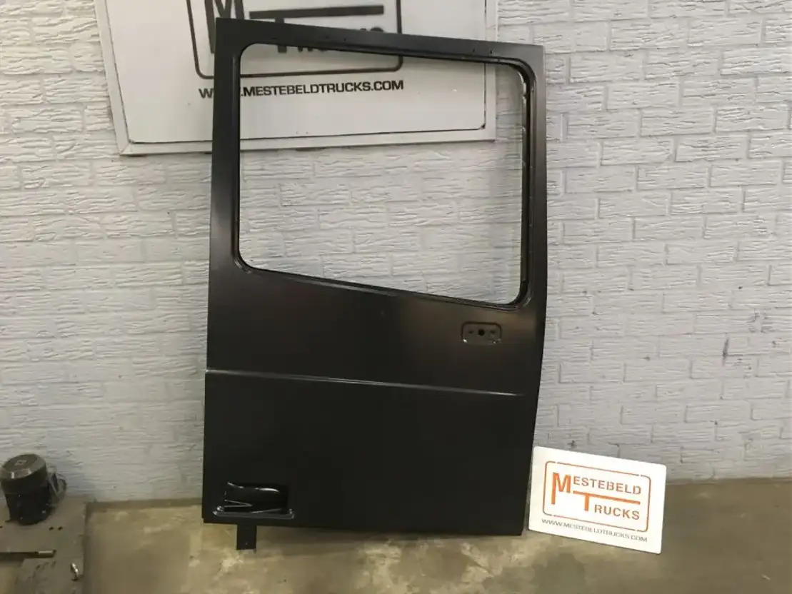 DAF Deur 95XF / 105XF rechts - Hytt och interiör för Lastbil: bild 1 DAF Deur 95XF / 105XF rechts - Hytt och interiör för Lastbil: bild 1