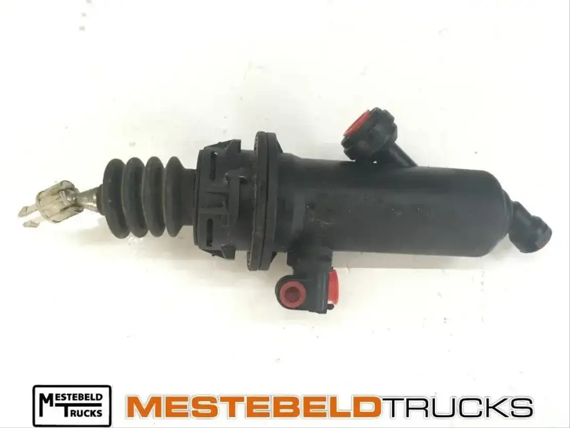 MAN Koppelingshoofdcilinder TGA - Koppling och reservdelar för Lastbil: bild 1 MAN Koppelingshoofdcilinder TGA - Koppling och reservdelar för Lastbil: bild 1