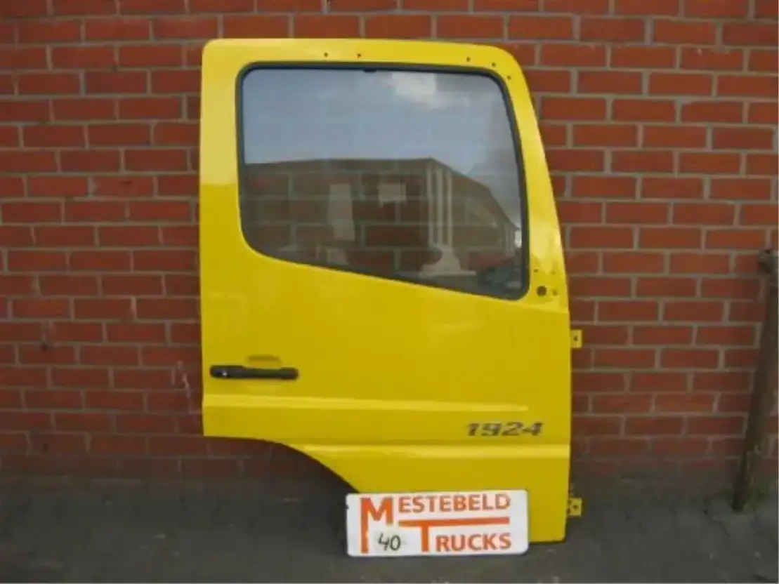 Mercedes-Benz Deur Atego 1924 rechts - Hytt och interiör för Lastbil: bild 1 Mercedes-Benz Deur Atego 1924 rechts - Hytt och interiör för Lastbil: bild 1