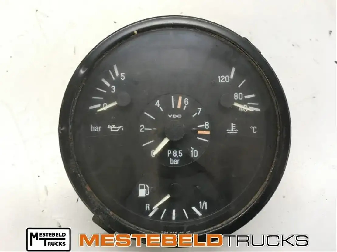 Mercedes-Benz Instrumentenpaneel - Elektriskt system för Lastbil: bild 1 Mercedes-Benz Instrumentenpaneel - Elektriskt system för Lastbil: bild 1