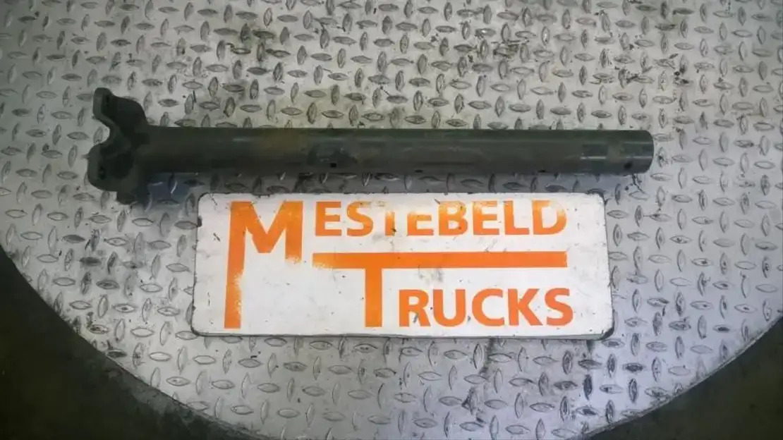 Mercedes-Benz Spatbordsteun - Ram/ Chassi för Lastbil: bild 1 Mercedes-Benz Spatbordsteun - Ram/ Chassi för Lastbil: bild 1