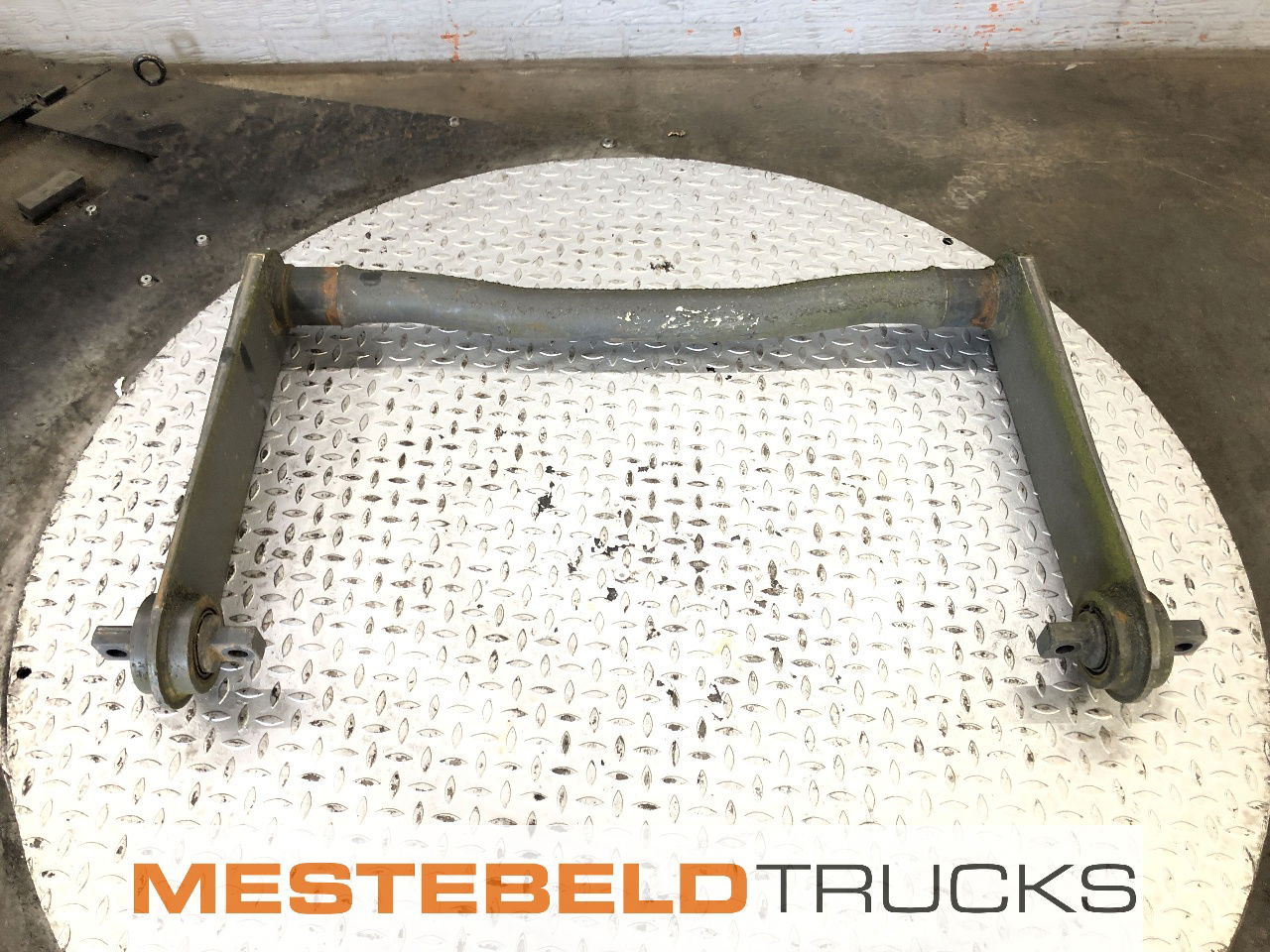 Mercedes-Benz Stabilisator v achteras - Bakaxel för Lastbil: bild 1 Mercedes-Benz Stabilisator v achteras - Bakaxel för Lastbil: bild 1