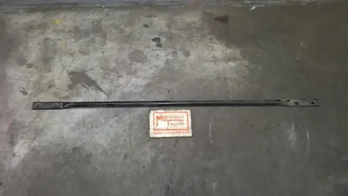 Mercedes-Benz Steun tussen de koplamphoeken - Ram/ Chassi för Lastbil: bild 1 Mercedes-Benz Steun tussen de koplamphoeken - Ram/ Chassi för Lastbil: bild 1