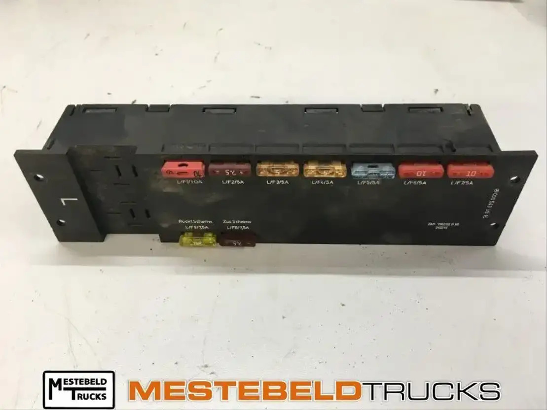 Mercedes-Benz Verlichtingsmodule - Elektriskt system för Lastbil: bild 1 Mercedes-Benz Verlichtingsmodule - Elektriskt system för Lastbil: bild 1