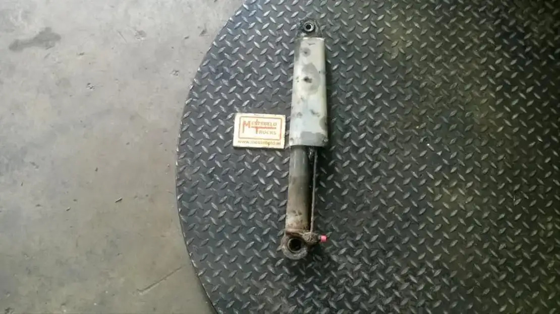 Volvo Cabinecilinder - Hytt och interiör för Lastbil: bild 1 Volvo Cabinecilinder - Hytt och interiör för Lastbil: bild 1