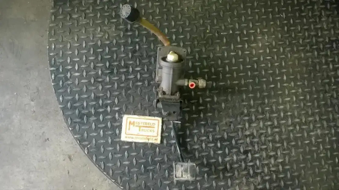 Volvo Remventiel en rempedaal - Bromsdelar för Lastbil: bild 1 Volvo Remventiel en rempedaal - Bromsdelar för Lastbil: bild 1