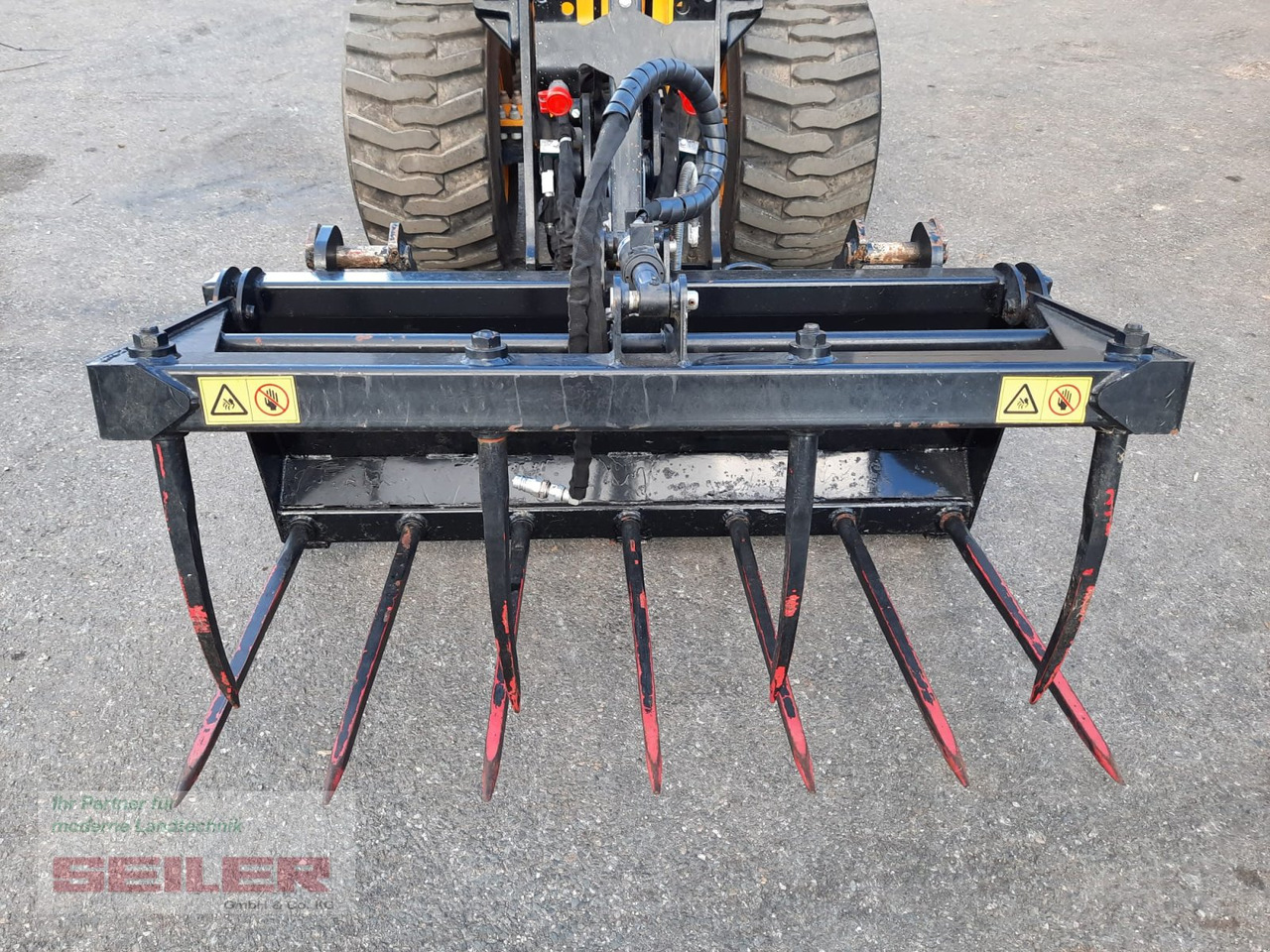 JCB Krokodilgebiss 1400 mm - Utrustning för ensilage: bild 4 JCB Krokodilgebiss 1400 mm - Utrustning för ensilage: bild 4