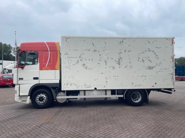 DAF XF 95.380 Euro 2 Manual-Gear - Lastbil med skåp: bild 3 DAF XF 95.380 Euro 2 Manual-Gear - Lastbil med skåp: bild 3