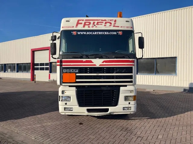 DAF XF 95.430 Manual-Gear Euro 3 - Dragbil: bild 2 DAF XF 95.430 Manual-Gear Euro 3 - Dragbil: bild 2