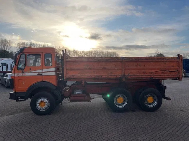 Mercedes-Benz AK 2635 6x4 V8 - Tippbil lastbil: bild 3 Mercedes-Benz AK 2635 6x4 V8 - Tippbil lastbil: bild 3