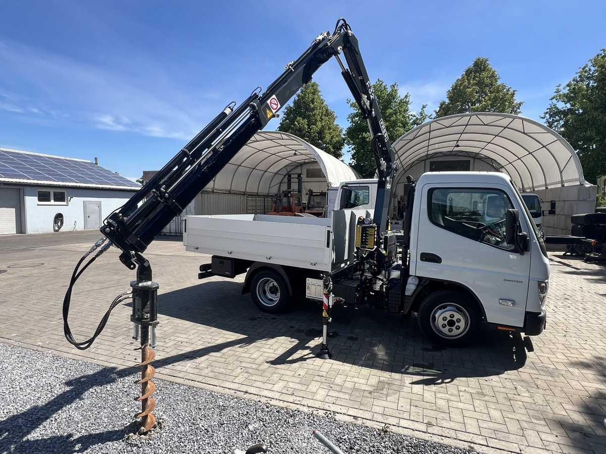 FUSO 3S15 Alu Pritsche 2.80m Ladekran Bohrgerät - Transportbil med flak: bild 1 FUSO 3S15 Alu Pritsche 2.80m Ladekran Bohrgerät - Transportbil med flak: bild 1