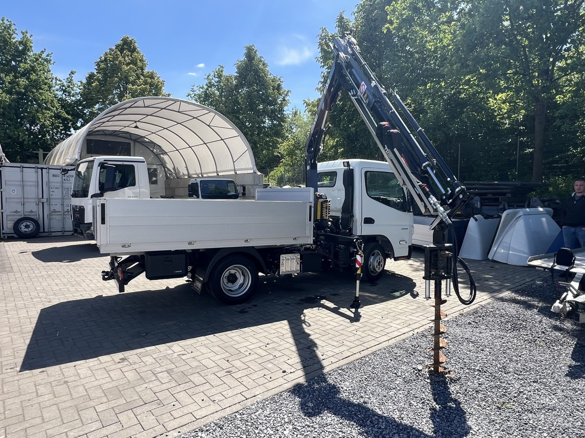 FUSO 3S15 Alu Pritsche 2.80m Ladekran Bohrgerät - Transportbil med flak: bild 2 FUSO 3S15 Alu Pritsche 2.80m Ladekran Bohrgerät - Transportbil med flak: bild 2