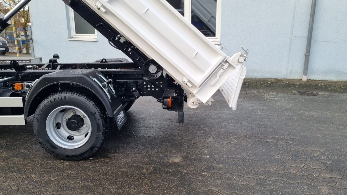 FUSO FUSO 9C18 40km/h City Abrollkipper WLF Swiss CH - Lastväxlare lastbil: bild 4 FUSO FUSO 9C18 40km/h City Abrollkipper WLF Swiss CH - Lastväxlare lastbil: bild 4