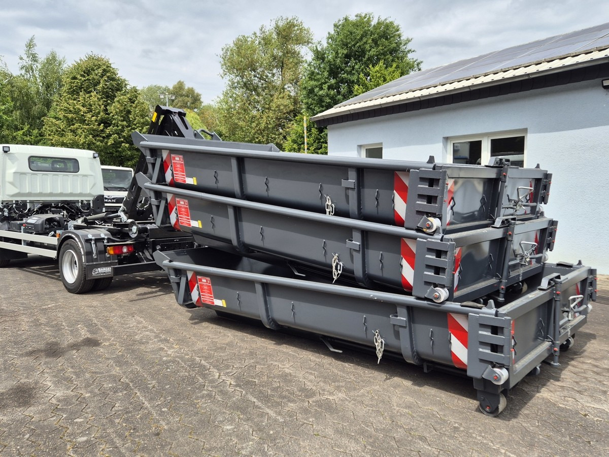 FUSO FUSO 9C18 40km/h City Abrollkipper WLF Swiss CH - Lastväxlare lastbil: bild 2 FUSO FUSO 9C18 40km/h City Abrollkipper WLF Swiss CH - Lastväxlare lastbil: bild 2