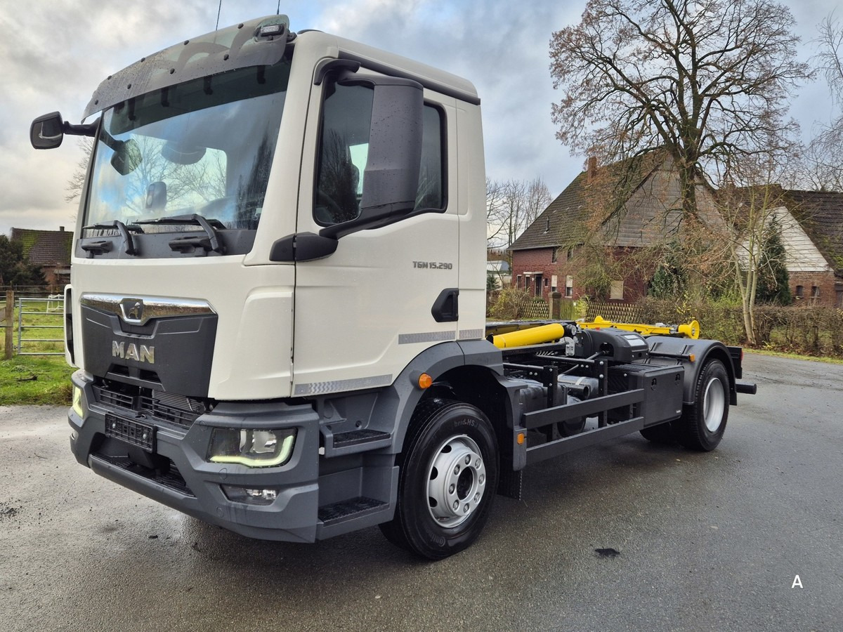 MAN TGM 15.290 BL Abrollkipper Multihook City+1570mm - Lastväxlare lastbil: bild 1 MAN TGM 15.290 BL Abrollkipper Multihook City+1570mm - Lastväxlare lastbil: bild 1