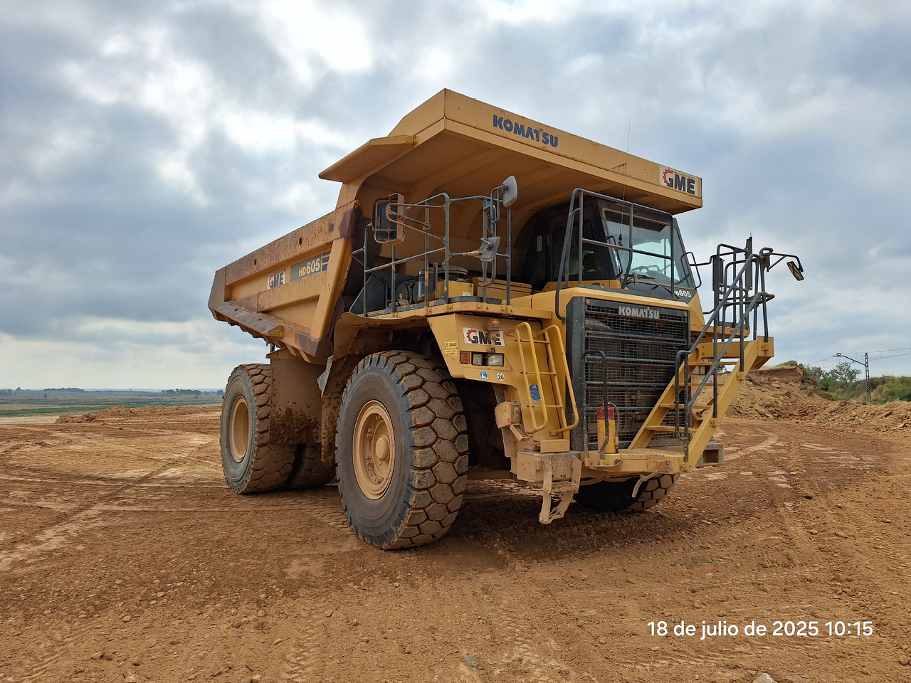 KOMATSU HD605 7-EO - Terränggående truck: bild 1 KOMATSU HD605 7-EO - Terränggående truck: bild 1