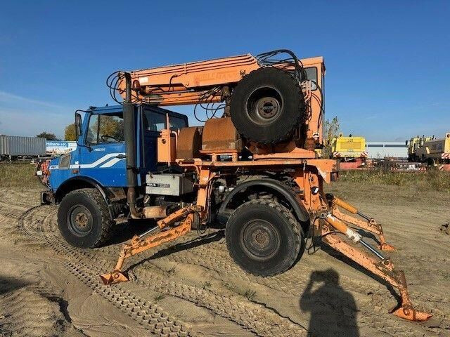 Unimog U 1450 4x4, Zug & Bergwinde, Kran, Greifer, AH - Byggmaskiner: bild 5 Unimog U 1450 4x4, Zug & Bergwinde, Kran, Greifer, AH - Byggmaskiner: bild 5