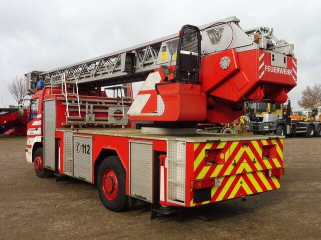 Mercedes-Benz 1528 ATEGO 4x2, Drehleiter DL23-12, Metz, 30m - Släck/ Räddningsvagn: bild 3 Mercedes-Benz 1528 ATEGO 4x2, Drehleiter DL23-12, Metz, 30m - Släck/ Räddningsvagn: bild 3