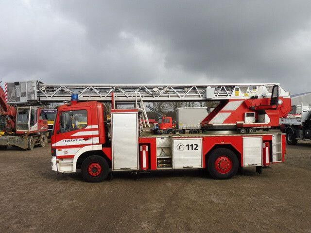 Mercedes-Benz 1528 ATEGO 4x2, Drehleiter DL23-12, Metz, 30m - Släck/ Räddningsvagn: bild 2 Mercedes-Benz 1528 ATEGO 4x2, Drehleiter DL23-12, Metz, 30m - Släck/ Räddningsvagn: bild 2