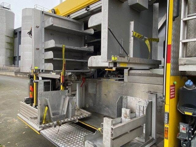 Mercedes-Benz 1833 Axor 4x4, Kran Palfinger, Rosenbauer, AHK - Släck/ Räddningsvagn: bild 5 Mercedes-Benz 1833 Axor 4x4, Kran Palfinger, Rosenbauer, AHK - Släck/ Räddningsvagn: bild 5