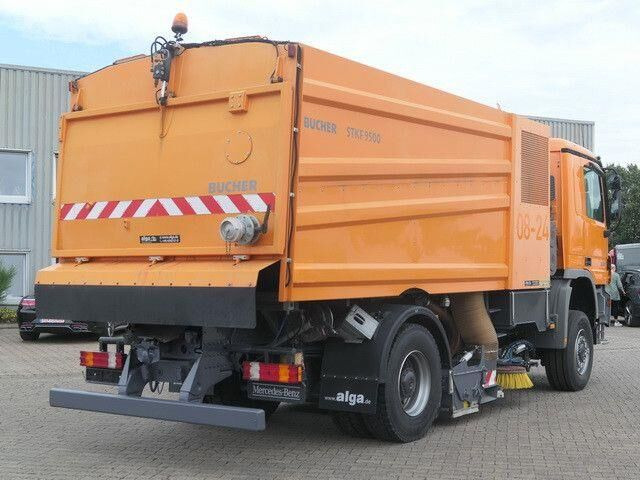 Mercedes-Benz 2032 A Actros 4x4, Bucher STKF 9500, Airport, AC - Sopmaskin: bild 3 Mercedes-Benz 2032 A Actros 4x4, Bucher STKF 9500, Airport, AC - Sopmaskin: bild 3