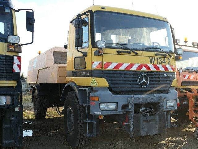 Mercedes-Benz 2035 AK Actros 4x4, Kehrmaschine Schmidt, Allrad - Plogbil: bild 4 Mercedes-Benz 2035 AK Actros 4x4, Kehrmaschine Schmidt, Allrad - Plogbil: bild 4