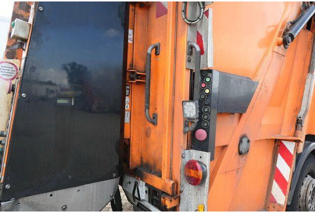 Mercedes-Benz 2532 L Actros 6x2, Faun, Zöller, 24m³, MP3, AC - Sopbil: bild 5 Mercedes-Benz 2532 L Actros 6x2, Faun, Zöller, 24m³, MP3, AC - Sopbil: bild 5