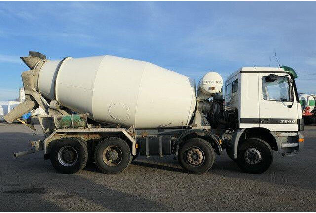 Mercedes-Benz 3240 B Actros 8x4, Liebherr HTM904, 9m³ - Betongbil: bild 2 Mercedes-Benz 3240 B Actros 8x4, Liebherr HTM904, 9m³ - Betongbil: bild 2