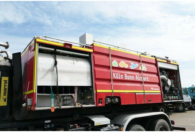 ROSENBAUER ROSENBAUER/Feuerwehr/Wasserwerfer - Släck/ Räddningsvagn: bild 2 ROSENBAUER ROSENBAUER/Feuerwehr/Wasserwerfer - Släck/ Räddningsvagn: bild 2