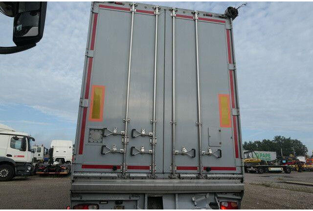 Kraker CF-200, 8mm Boden, 92m³, Trichter, Luft-Lift,SAF - Skåp semitrailer: bild 5 Kraker CF-200, 8mm Boden, 92m³, Trichter, Luft-Lift,SAF - Skåp semitrailer: bild 5