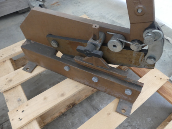 Cisaille à quincaillerie - Metallbearbetningsmaskin: bild 2 Cisaille à quincaillerie - Metallbearbetningsmaskin: bild 2