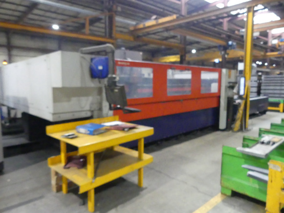 Machine de découpe laser CO² avec refroidisseur et aspiration de fumée Bystronic Bylaser 4400 - Metallbearbetningsmaskin: bild 1 Machine de découpe laser CO² avec refroidisseur et aspiration de fumée Bystronic Bylaser 4400 - Metallbearbetningsmaskin: bild 1