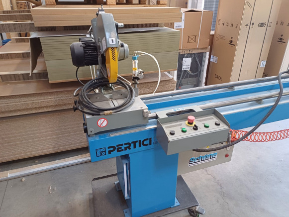 Scie à onglet double tête pour chassis Pertici Univer 332 IP - Träbearbetningsmaskin: bild 3 Scie à onglet double tête pour chassis Pertici Univer 332 IP - Träbearbetningsmaskin: bild 3