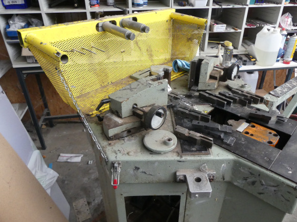 Sertisseuse pneumatique Eisele PRESSTA - Metallbearbetningsmaskin: bild 4 Sertisseuse pneumatique Eisele PRESSTA - Metallbearbetningsmaskin: bild 4