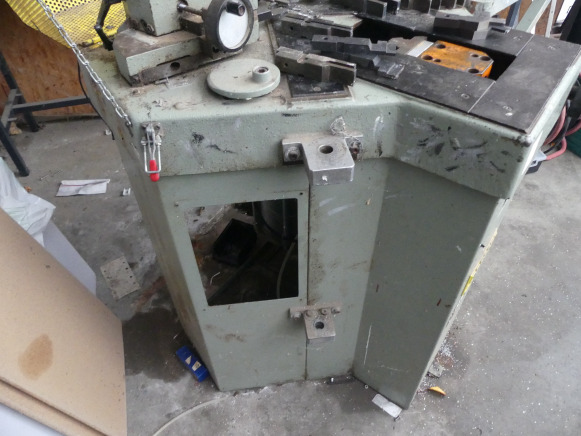 Sertisseuse pneumatique Eisele PRESSTA - Metallbearbetningsmaskin: bild 5 Sertisseuse pneumatique Eisele PRESSTA - Metallbearbetningsmaskin: bild 5