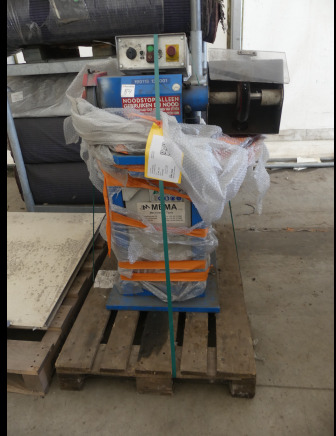 Touret à meuler double tête Aceti Machinne 108 - Metallbearbetningsmaskin: bild 1 Touret à meuler double tête Aceti Machinne 108 - Metallbearbetningsmaskin: bild 1