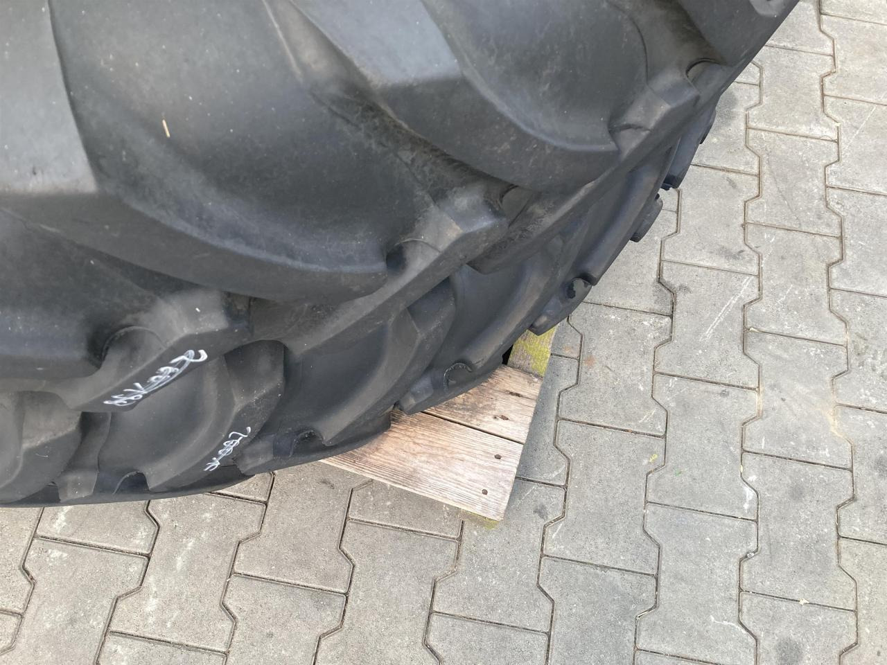 Alliance 13.6R48 - Däck för Lantbruksmaskiner: bild 2 Alliance 13.6R48 - Däck för Lantbruksmaskiner: bild 2