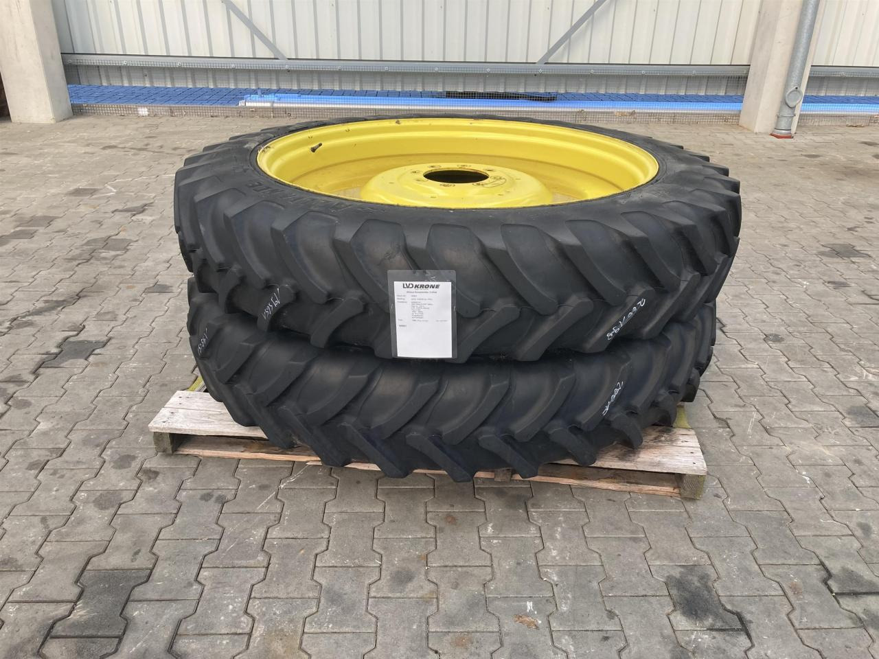 Alliance 13.6R48 - Däck för Lantbruksmaskiner: bild 1 Alliance 13.6R48 - Däck för Lantbruksmaskiner: bild 1