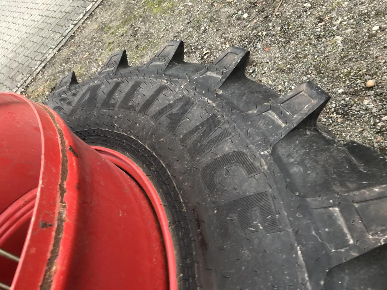 Alliance 710/75R42 - Däck för Lantbruksmaskiner: bild 4 Alliance 710/75R42 - Däck för Lantbruksmaskiner: bild 4