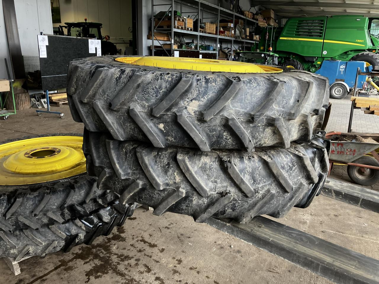 BKT 270/95R32 - Däck för Lantbruksmaskiner: bild 3 BKT 270/95R32 - Däck för Lantbruksmaskiner: bild 3