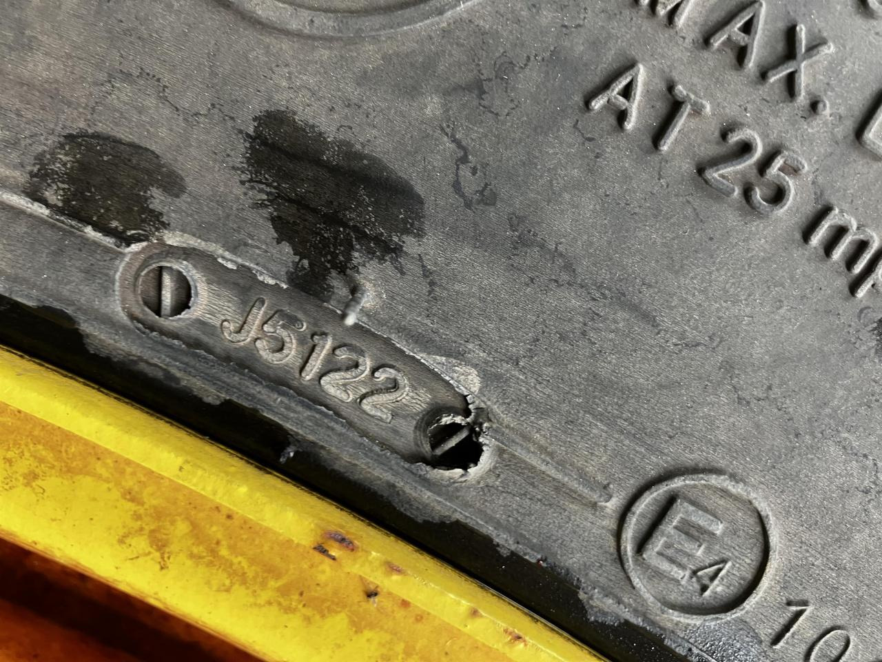 BKT 270/95R32 - Däck för Lantbruksmaskiner: bild 2 BKT 270/95R32 - Däck för Lantbruksmaskiner: bild 2