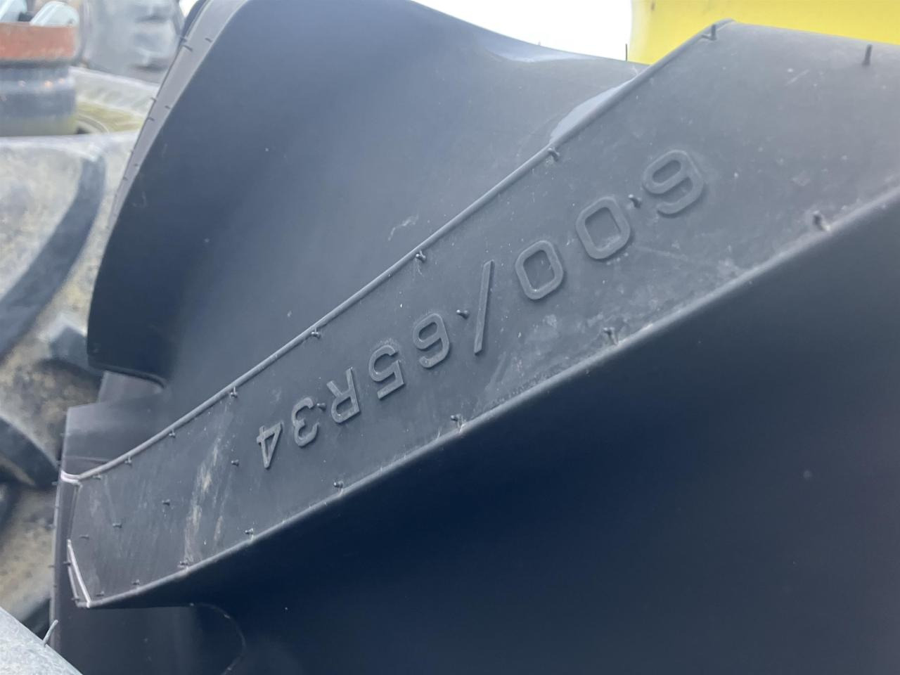 Bridgestone 600/65R34 - Däck för Lantbruksmaskiner: bild 5 Bridgestone 600/65R34 - Däck för Lantbruksmaskiner: bild 5